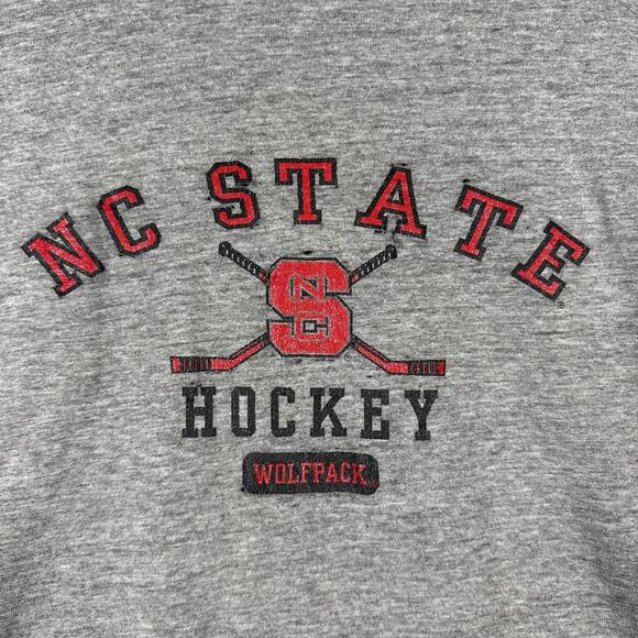 VINTAGE NC State Hockey Shirt Men's M Graphic Made In USA The Cotton Exchange - Picture 3 of 8